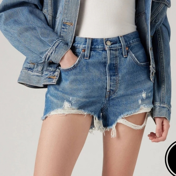 Levis 501 denim high rise shorts size 30 NWT